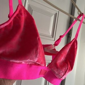 PINK by Victoria Secret NWOT XL bralette. Crushed velvet